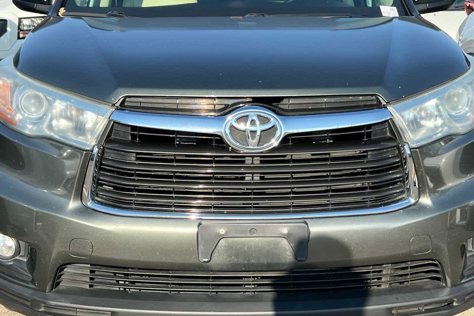 Thumbnail: 2016 Toyota Highlander - 9