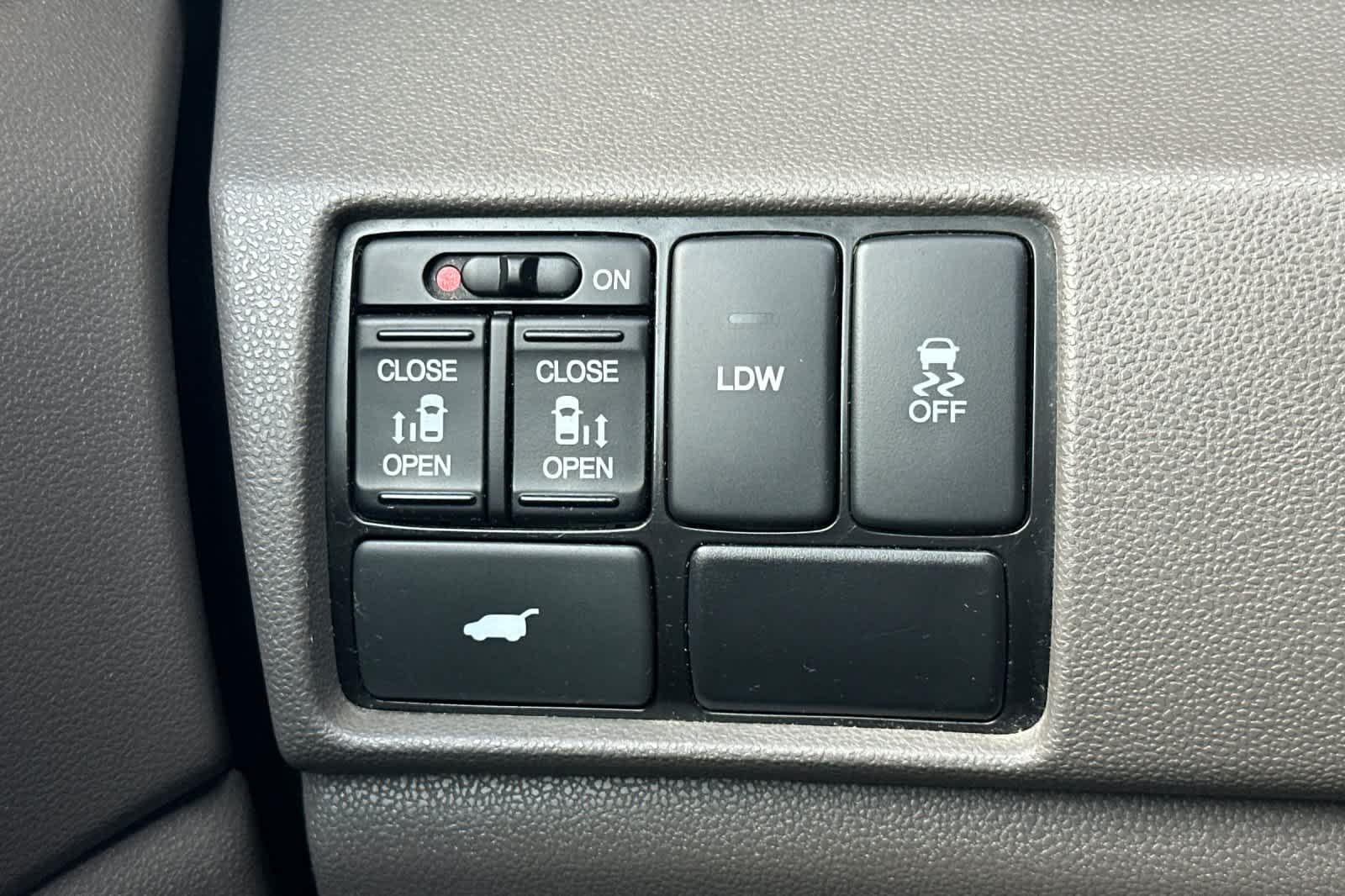 Thumbnail: 2016 Honda Odyssey - 31