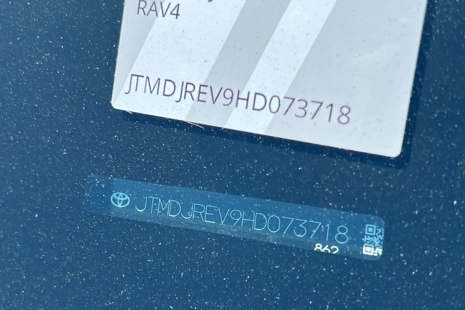 Thumbnail: 2017 Toyota RAV4 - 23