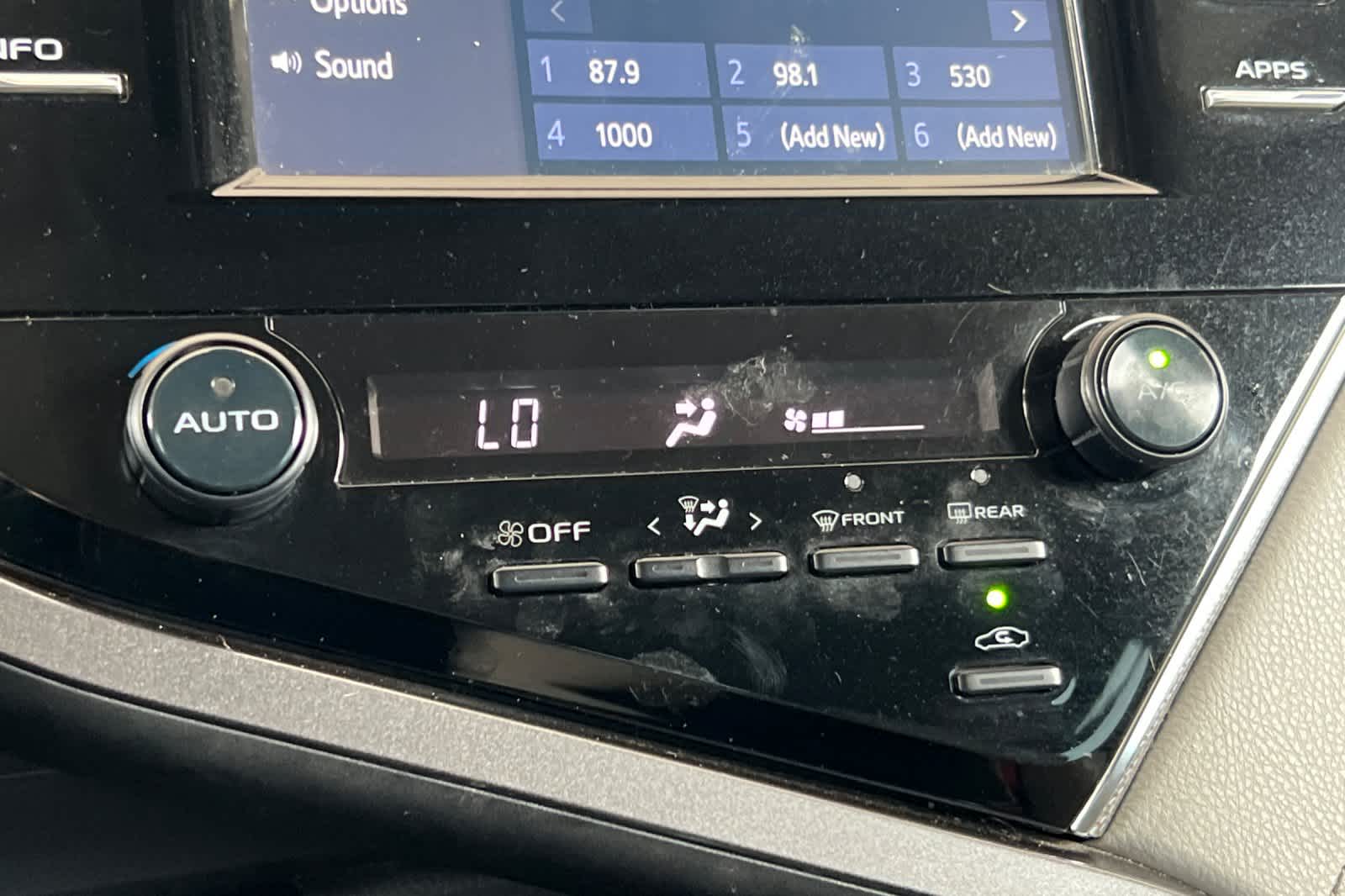 Thumbnail: 2018 Toyota Camry - 19