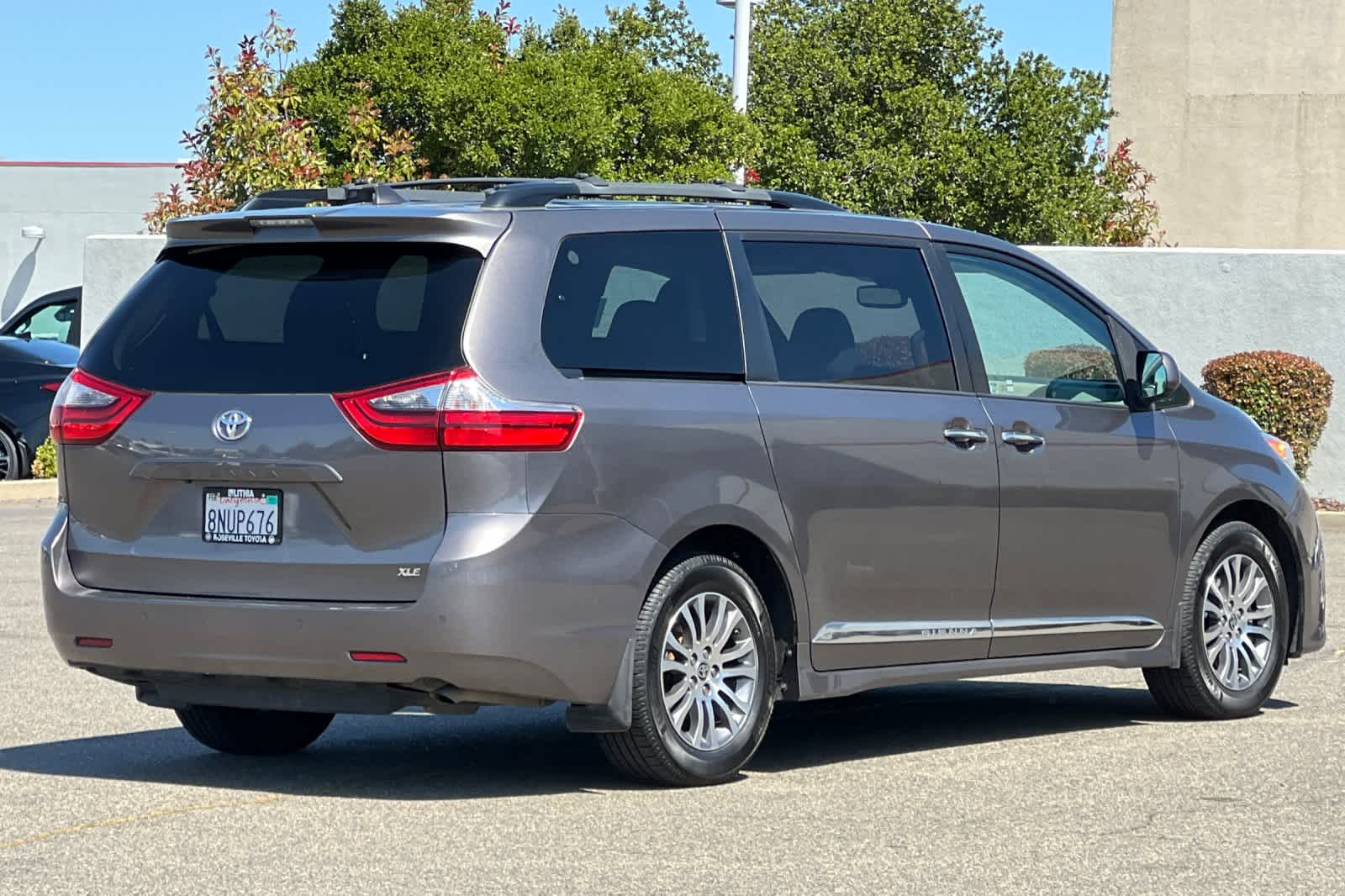 Thumbnail: 2020 Toyota Sienna - 2