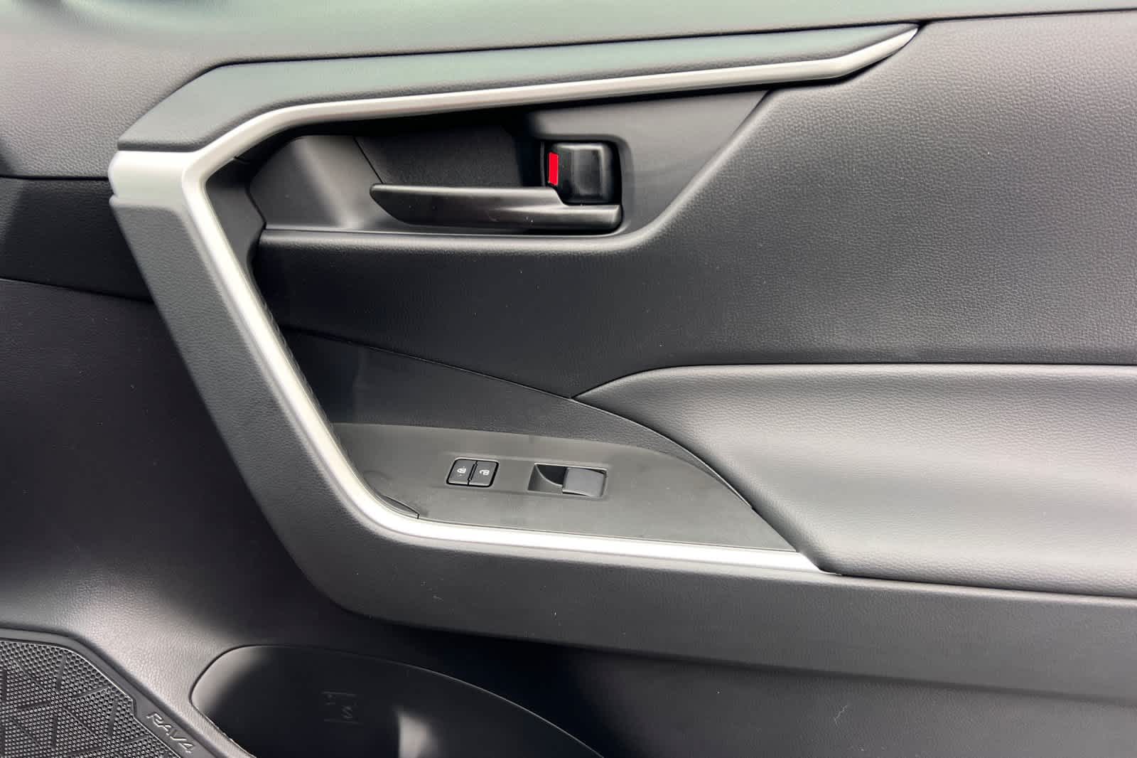 Thumbnail: 2025 Toyota RAV4 - 18