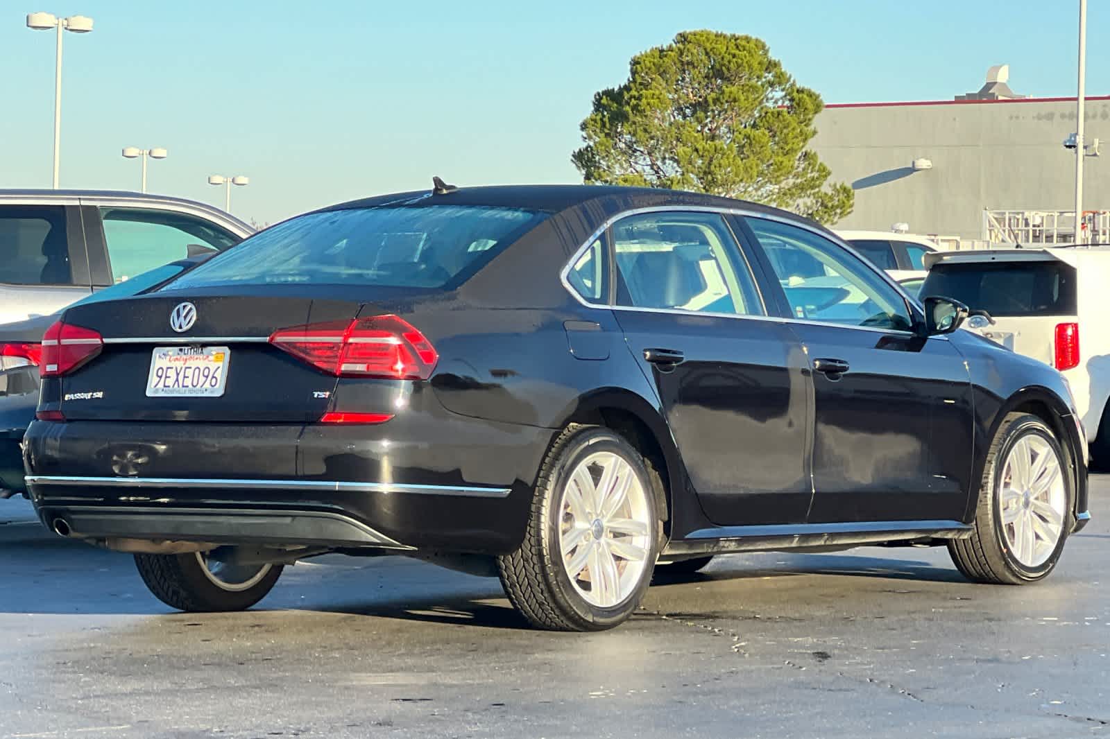 Thumbnail: 2018 Volkswagen Passat - 2