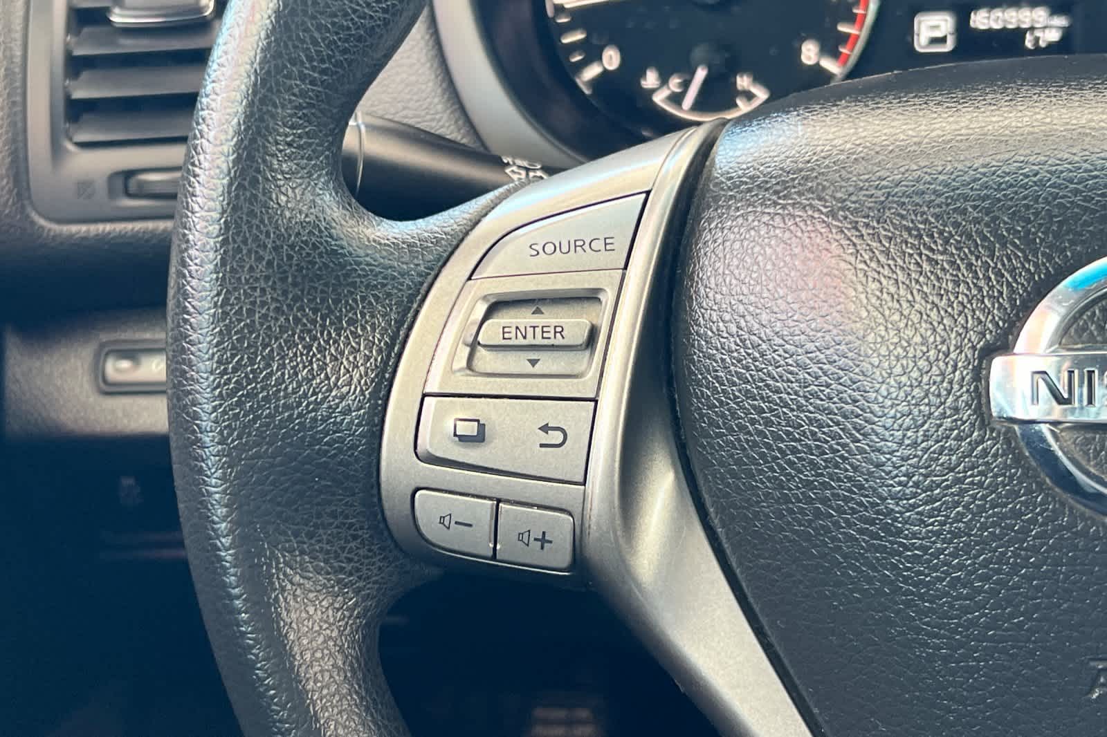 Thumbnail: 2015 Nissan Altima - 23