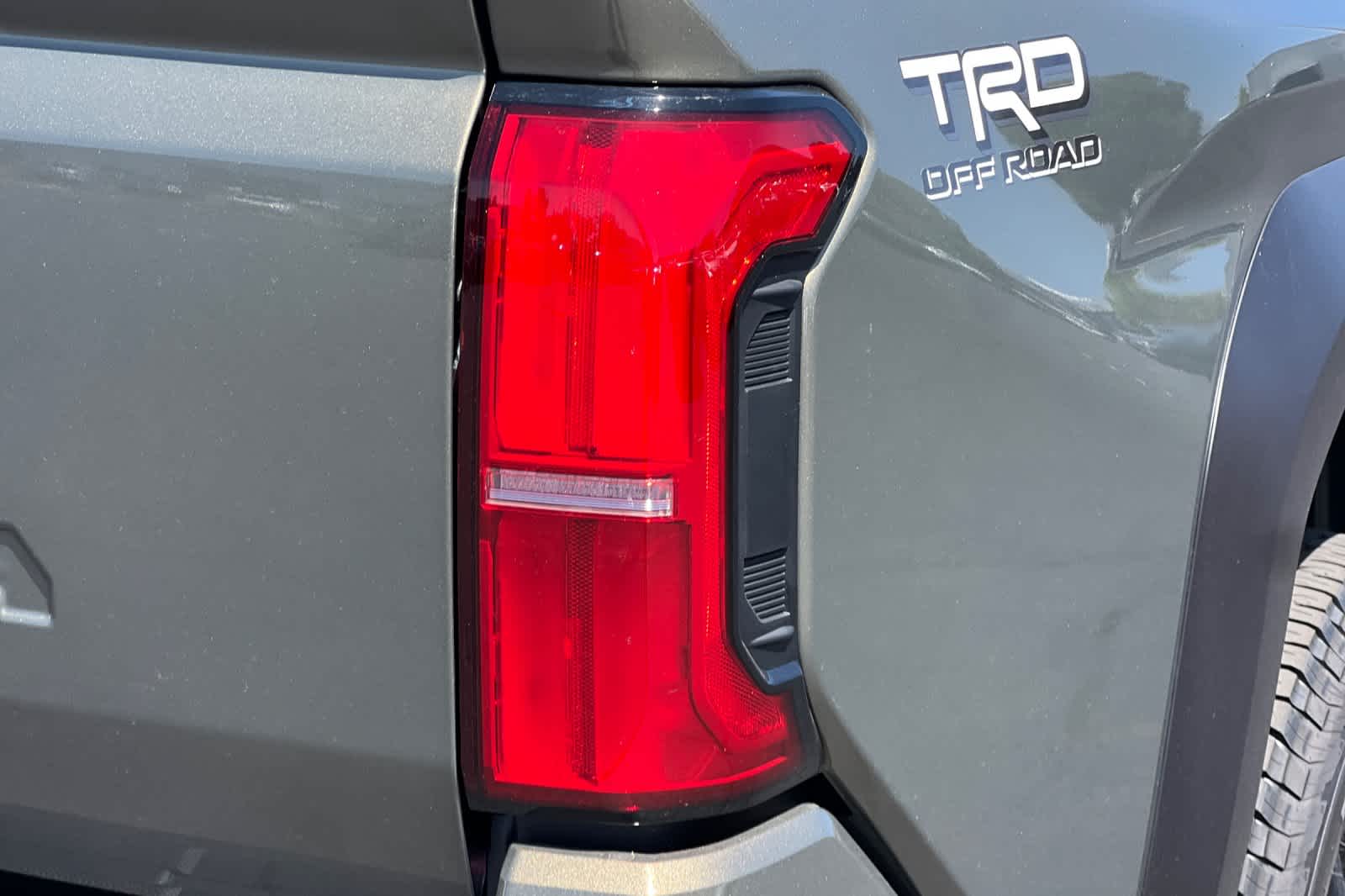 2025 Toyota Tacoma TRD Off-Road 28