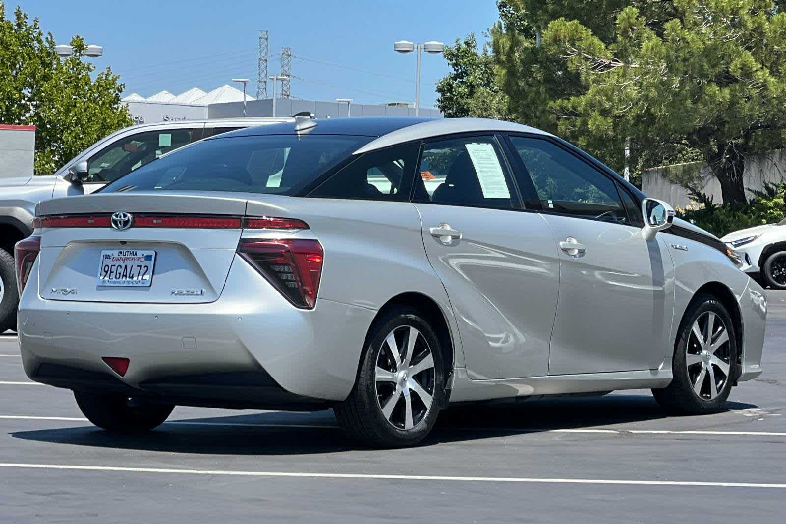 Thumbnail: 2017 Toyota Mirai - 2
