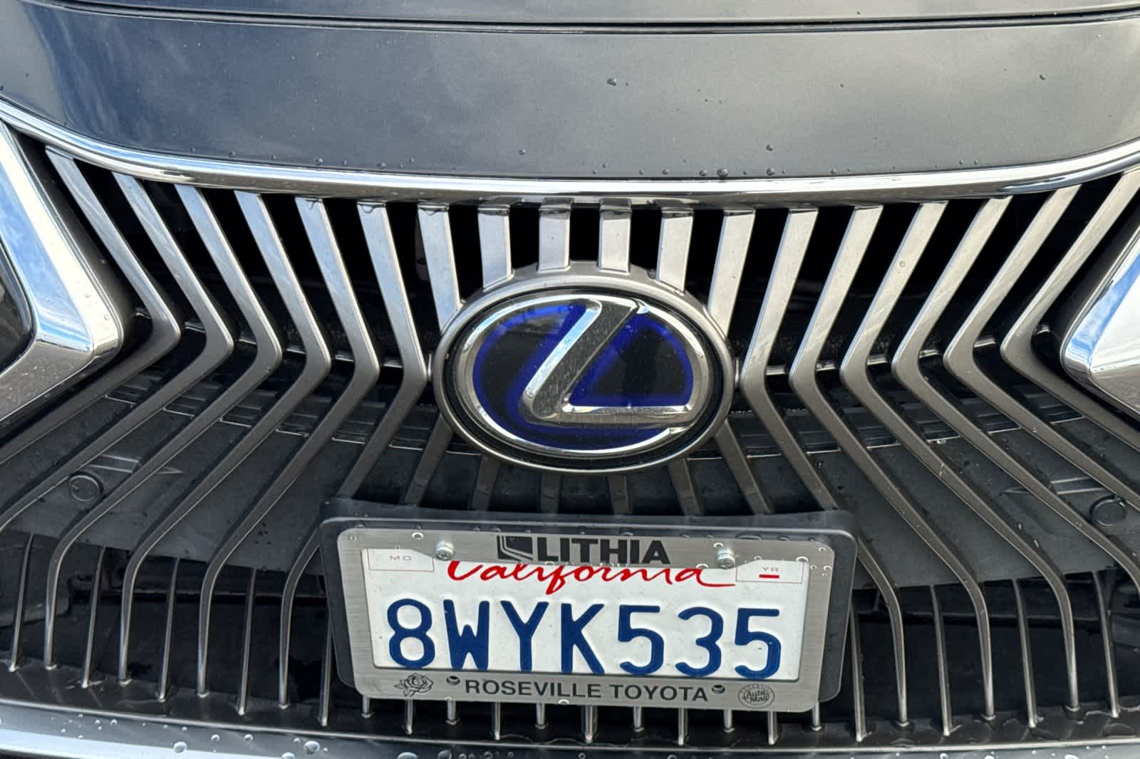 Thumbnail: 2021 Lexus ES - 10