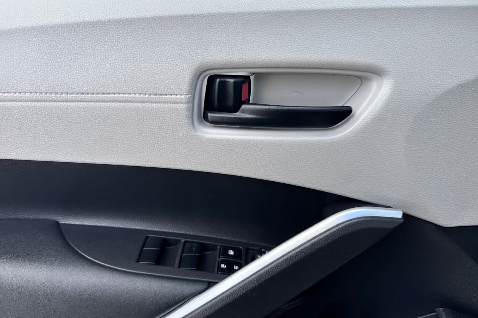 Thumbnail: 2024 Toyota Corolla Cross - 12