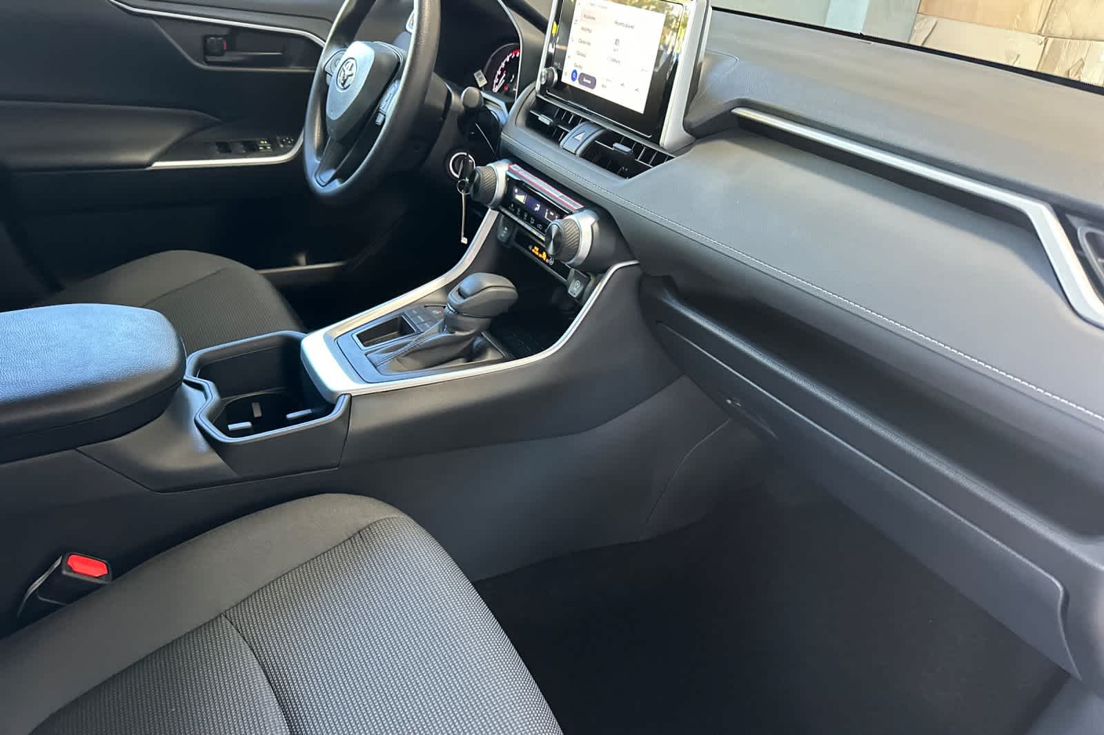 Thumbnail: 2025 Toyota RAV4 - 17