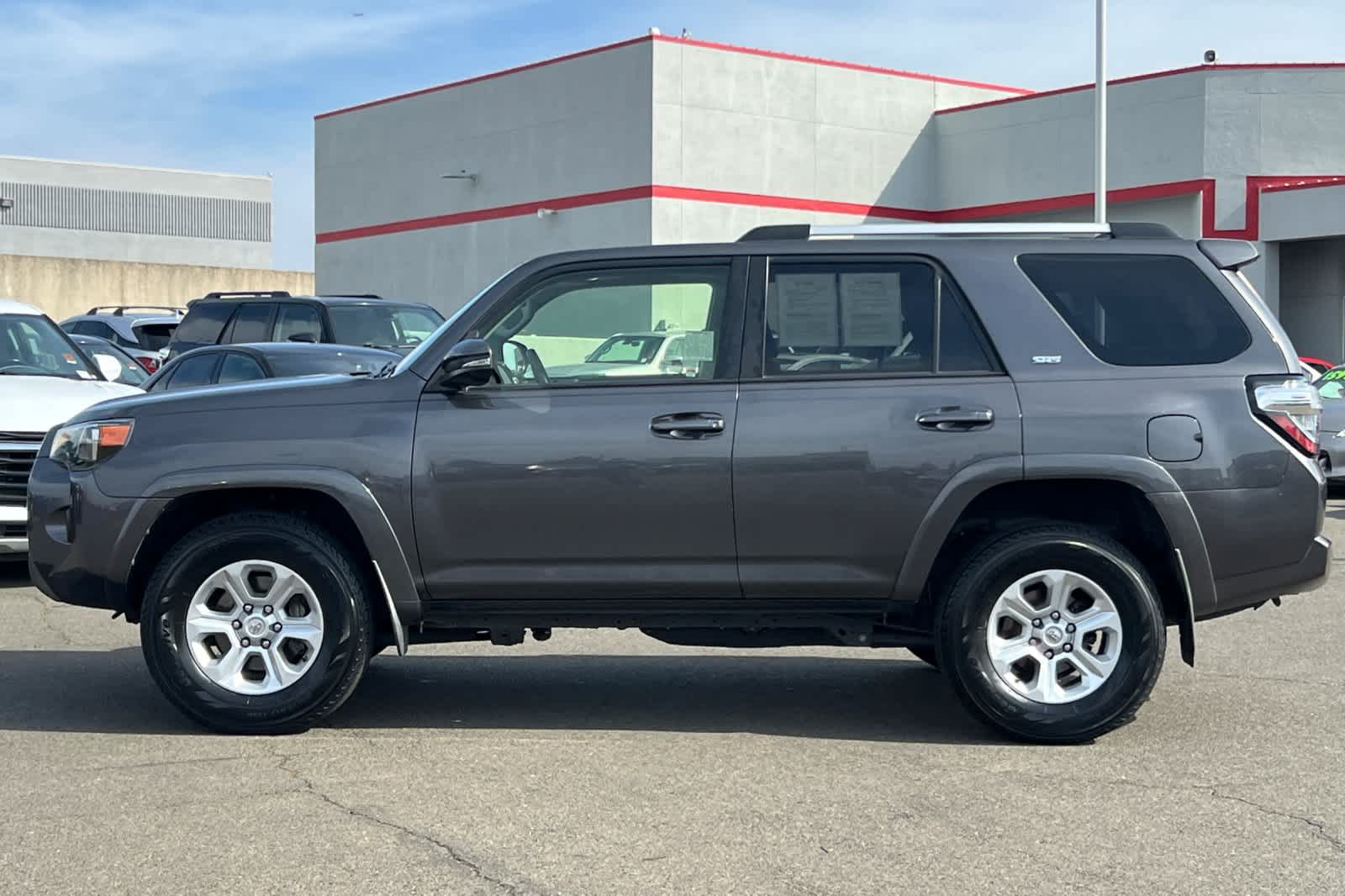 Thumbnail: 2020 Toyota 4Runner - 9