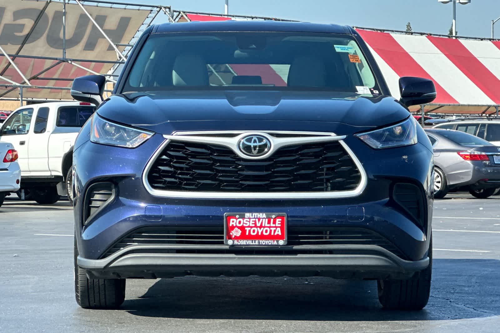 Thumbnail: 2023 Toyota Highlander - 10