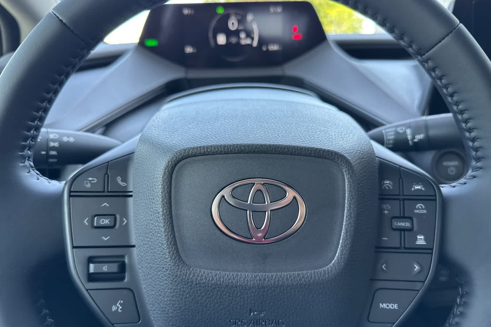 2025 Toyota Prius LE 24