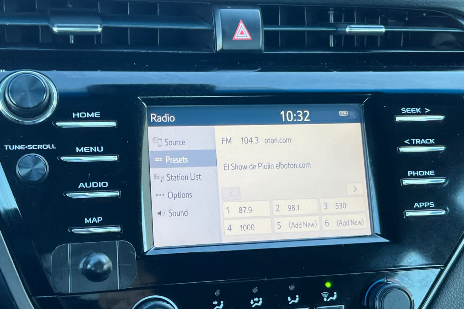 Thumbnail: 2019 Toyota Camry - 18