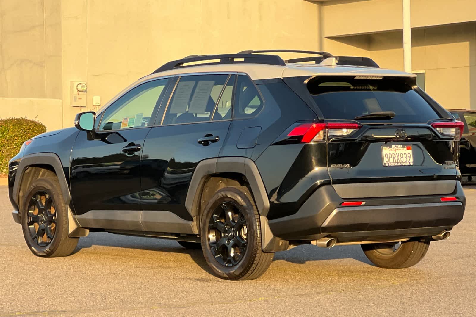 Thumbnail: 2020 Toyota RAV4 - 7