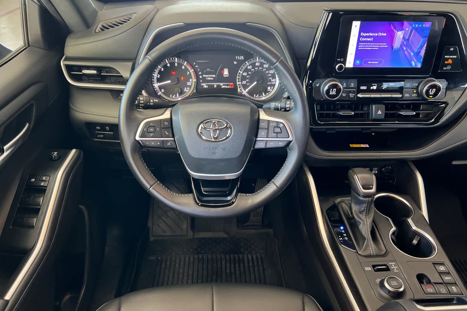 Thumbnail: 2024 Toyota Highlander - 15