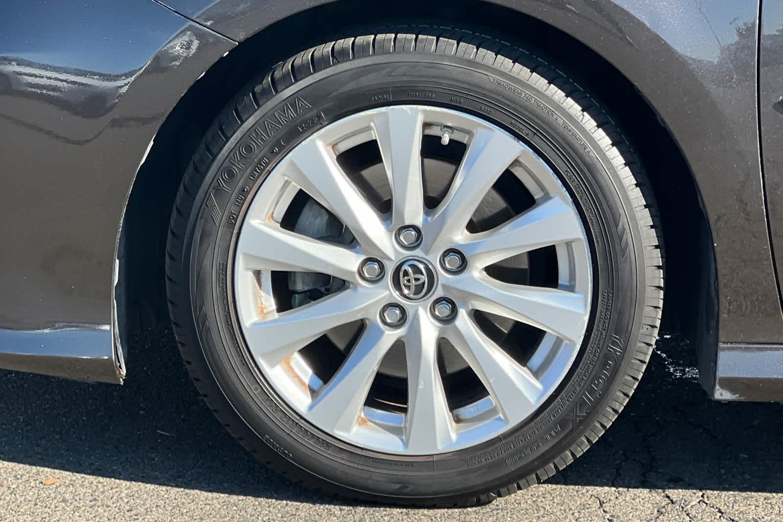 Thumbnail: 2018 Toyota Camry - 28