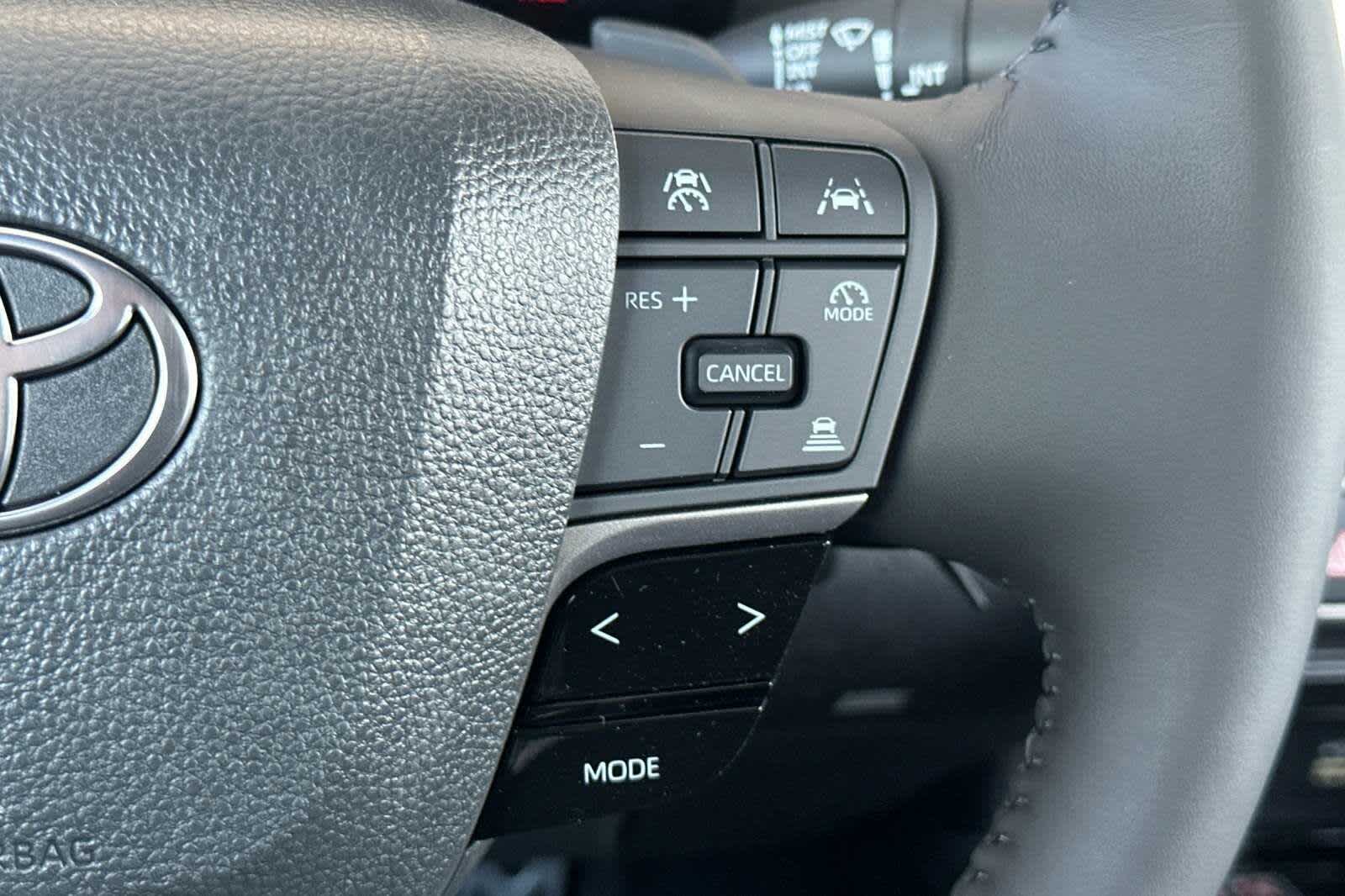 2025 Toyota Camry XSE 26