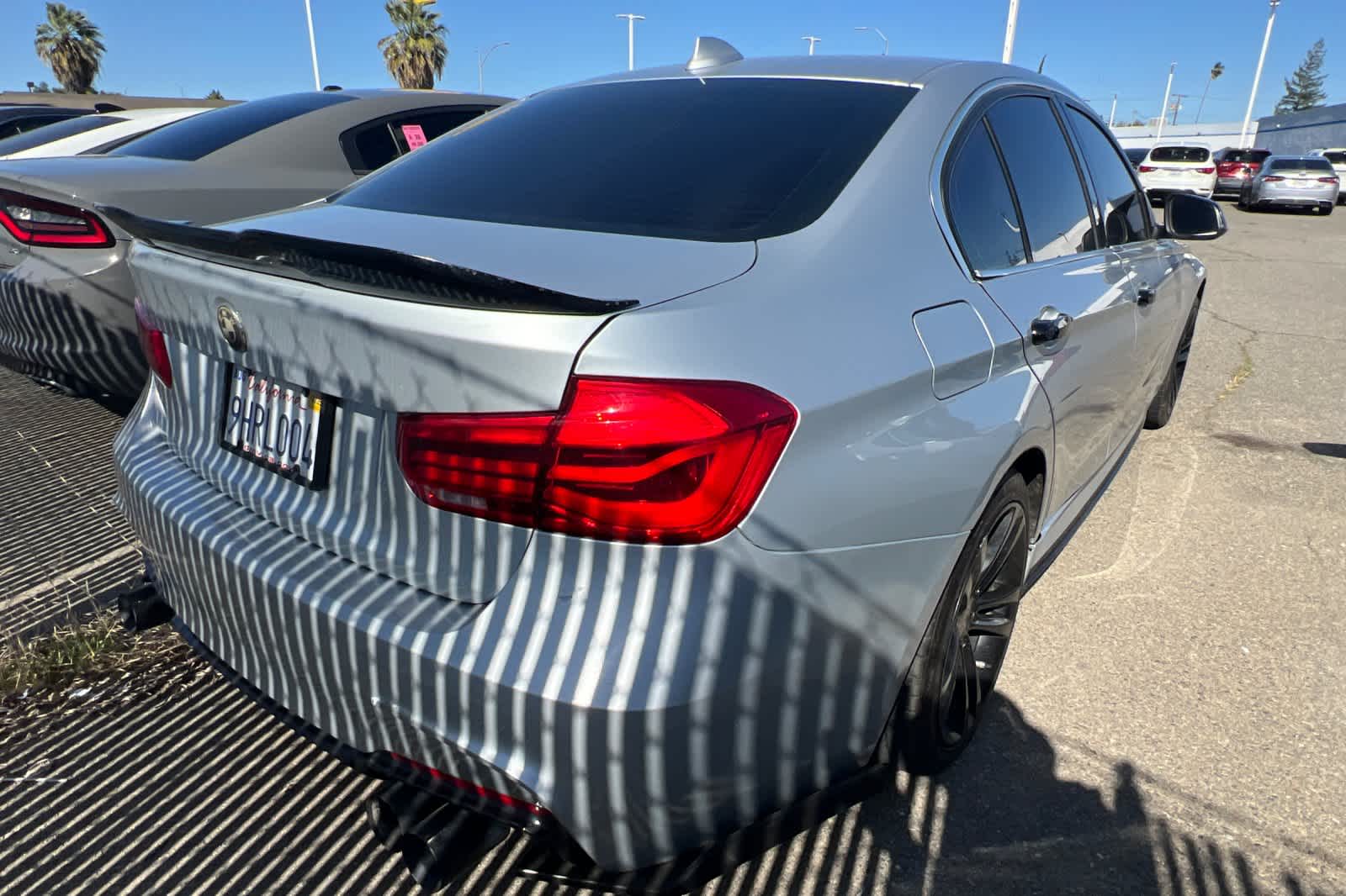 Thumbnail: 2017 BMW 3 Series - 4