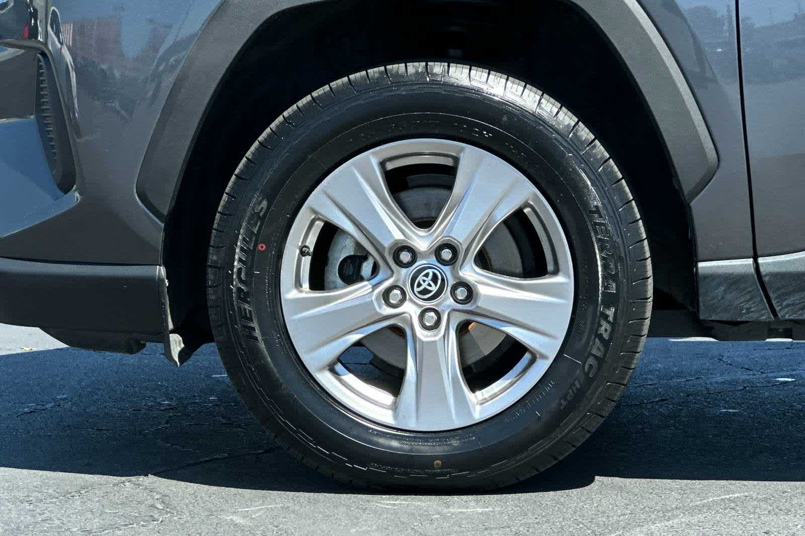 Thumbnail: 2022 Toyota RAV4 - 31