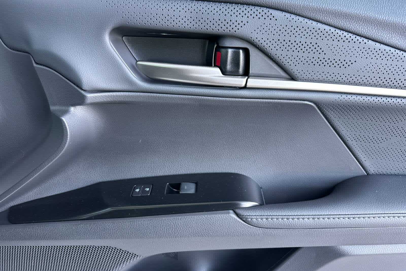 2025 Toyota Camry XSE 18