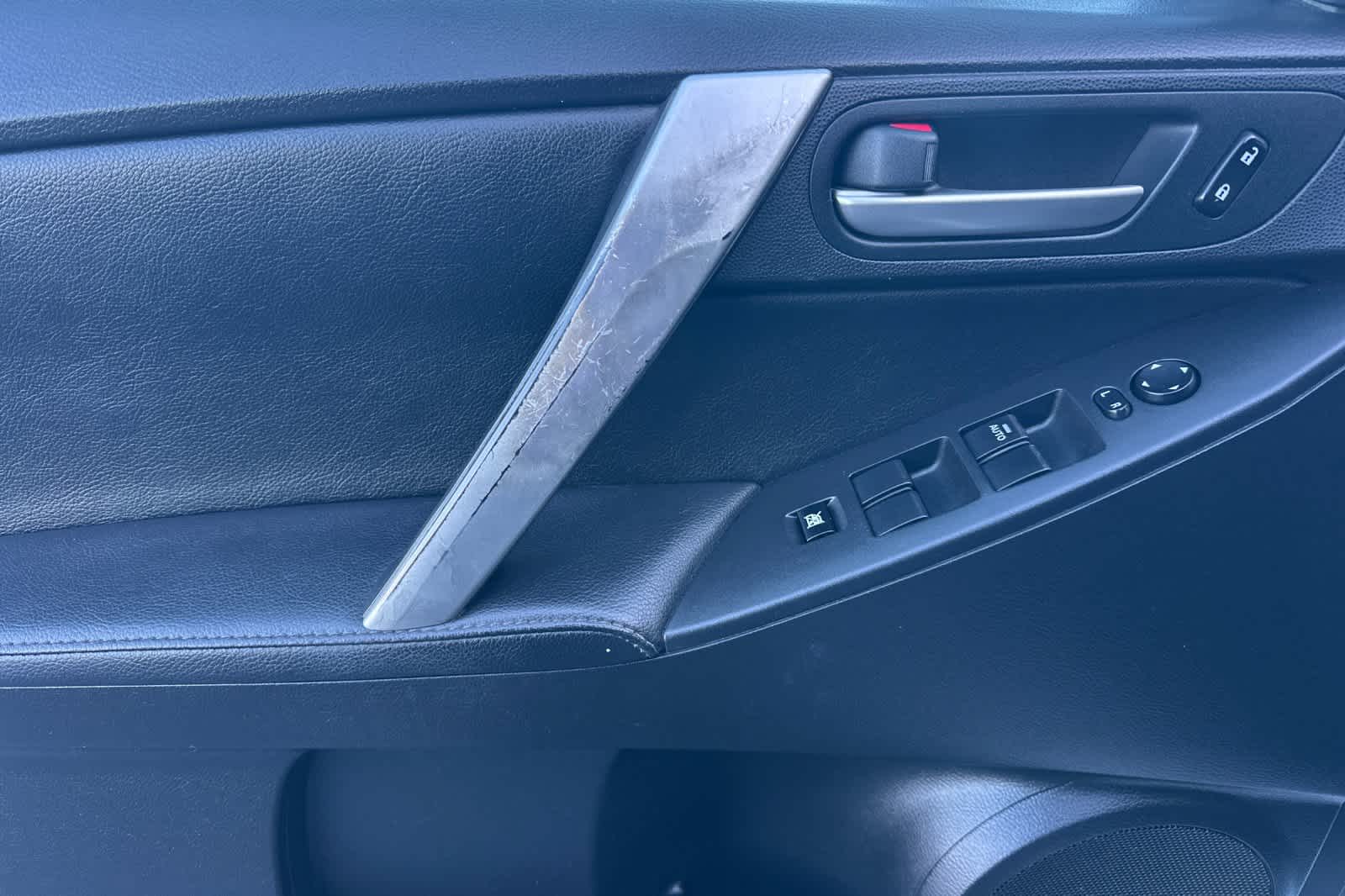 Thumbnail: 2012 Mazda Mazda3 - 12