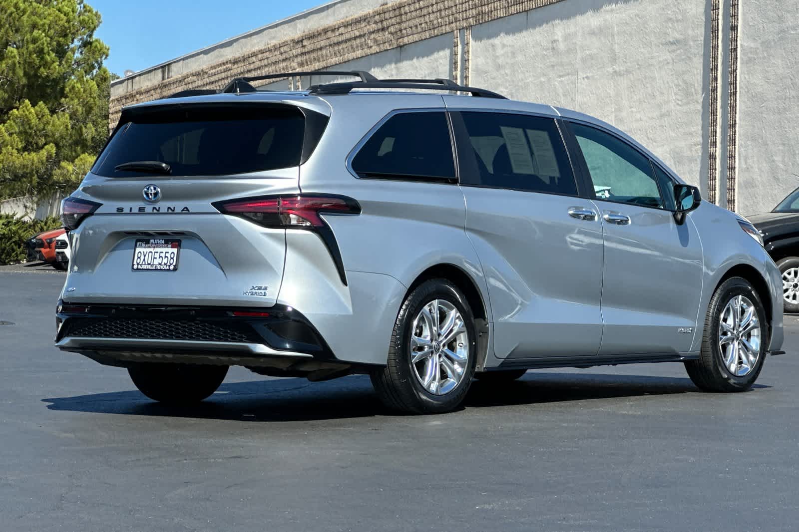 Thumbnail: 2021 Toyota Sienna - 2