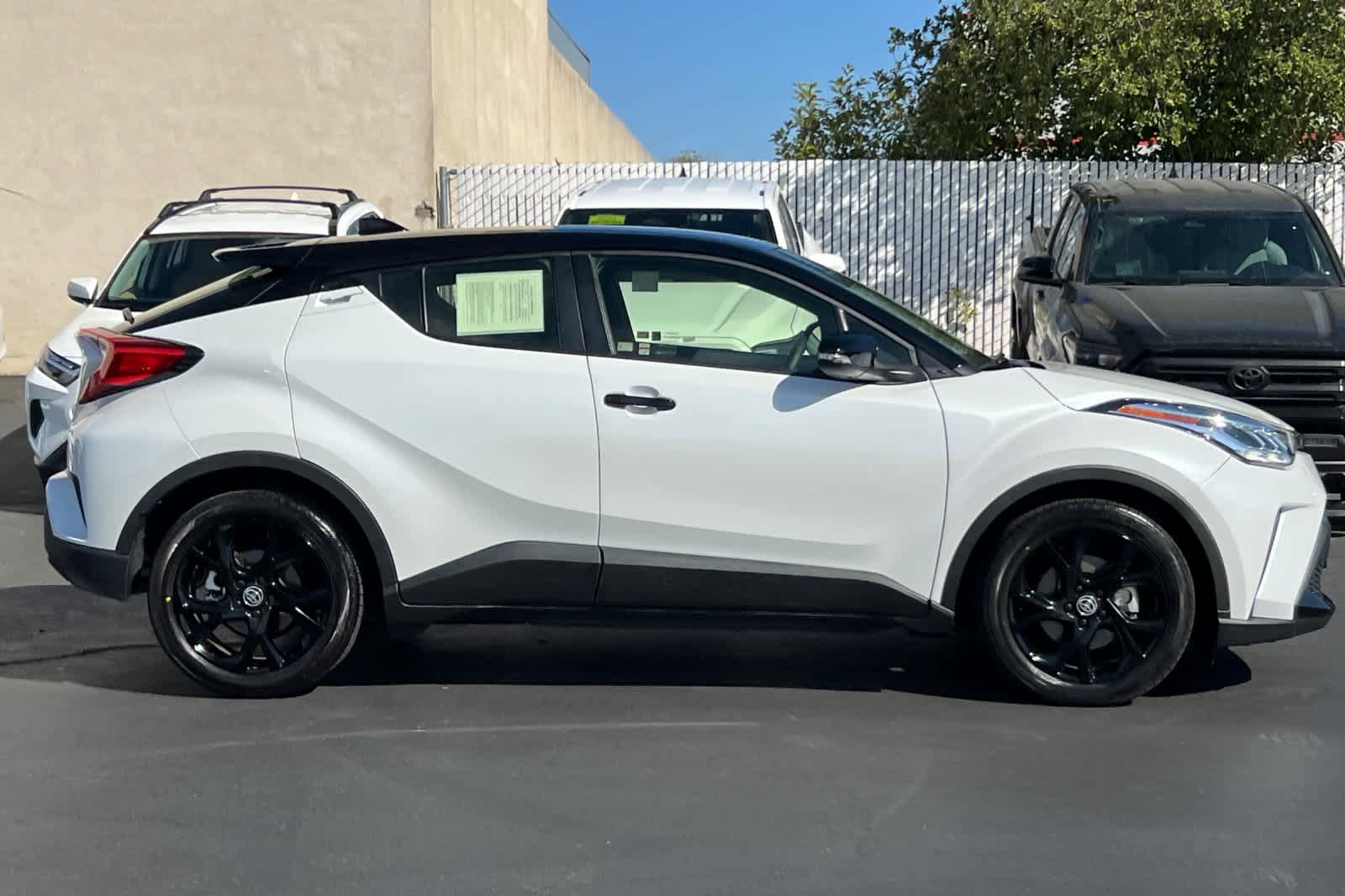 Thumbnail: 2022 Toyota C-HR - 6