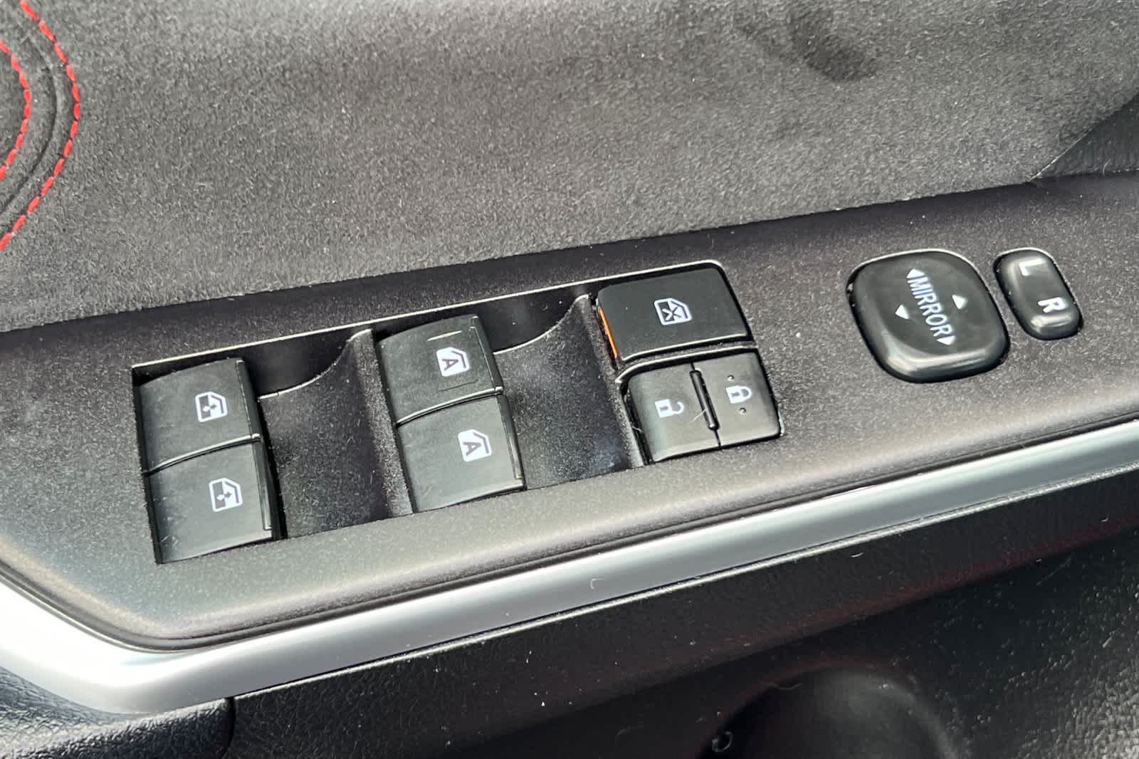 Thumbnail: 2017 Toyota Camry - 13