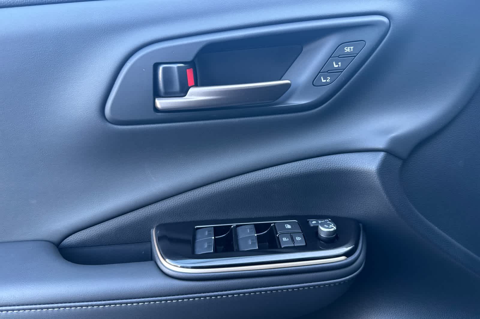 Thumbnail: 2025 Toyota Crown Signia - 12