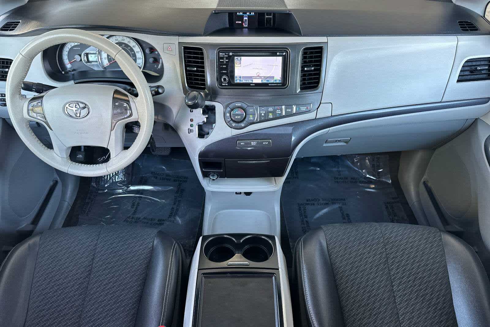 Thumbnail: 2014 Toyota Sienna - 3