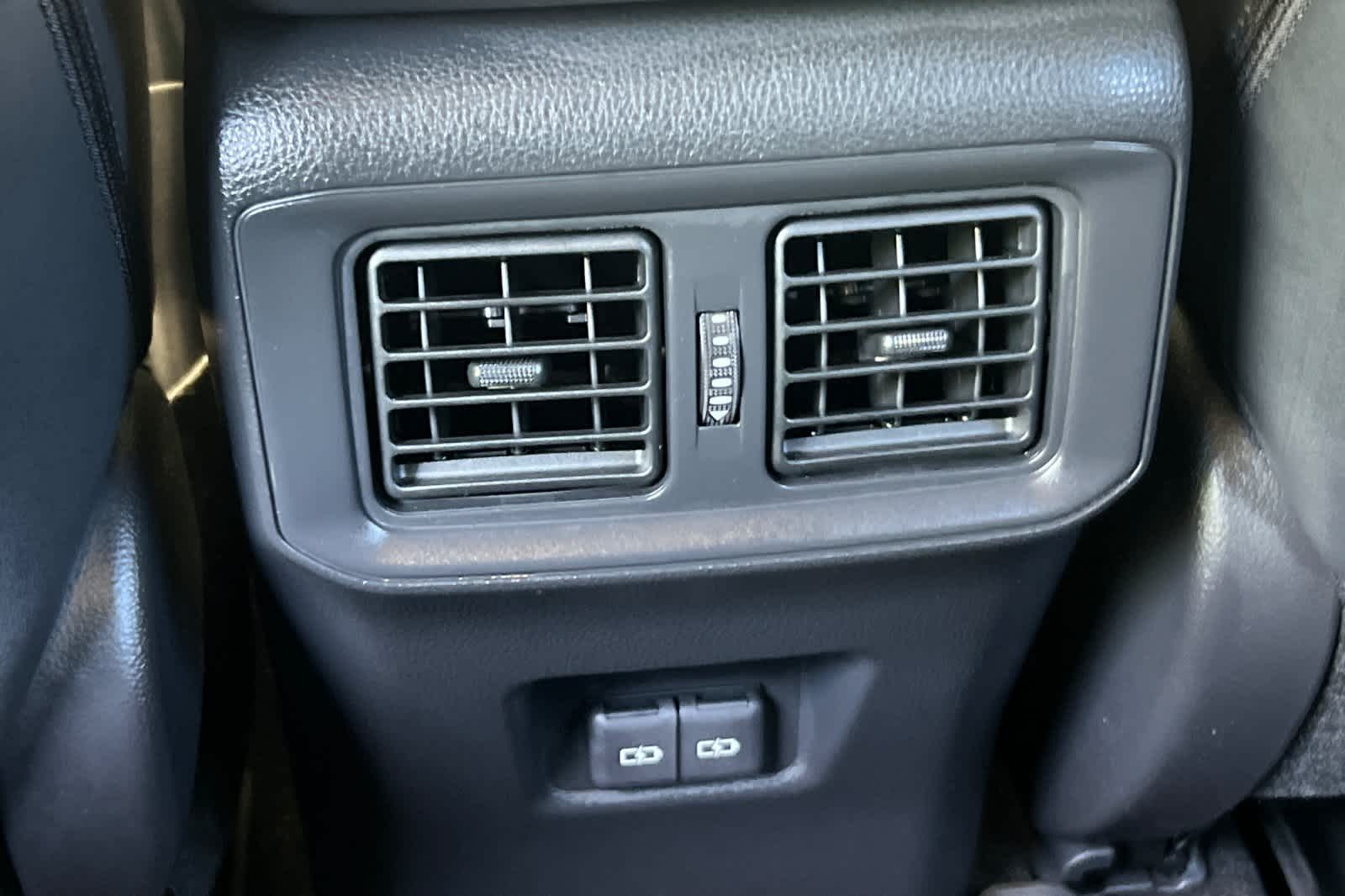 2025 Toyota RAV4 XSE 14
