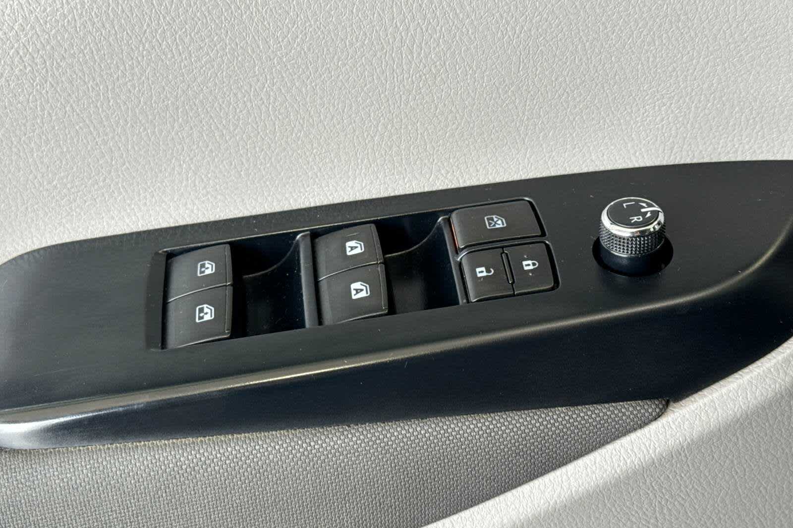 2018 Toyota Highlander LE 13