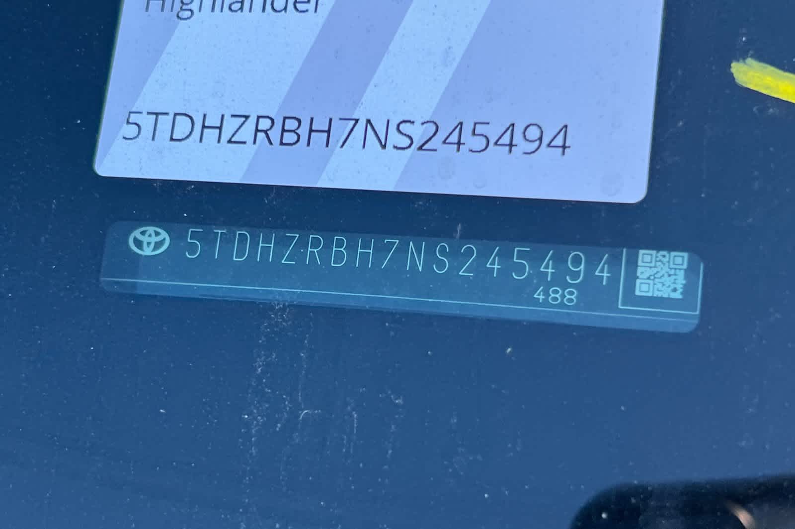 Thumbnail: 2022 Toyota Highlander - 23