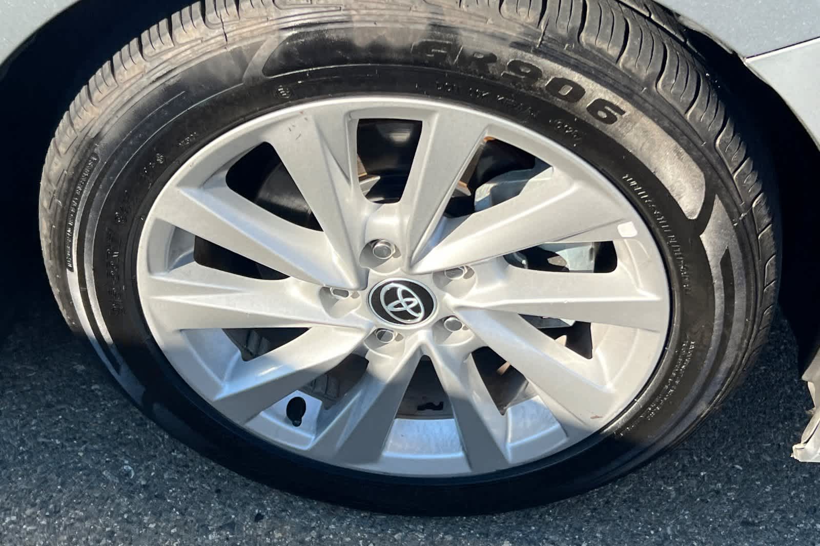 Thumbnail: 2023 Toyota Camry - 12