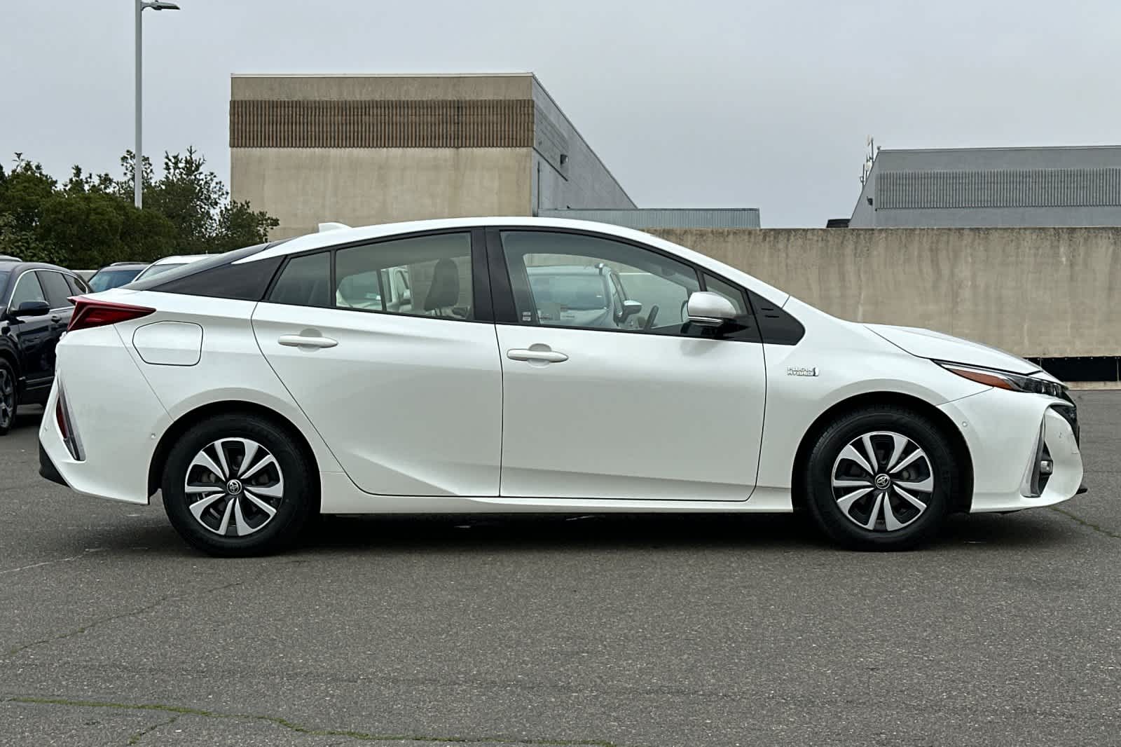 Thumbnail: 2017 Toyota Prius Prime - 6