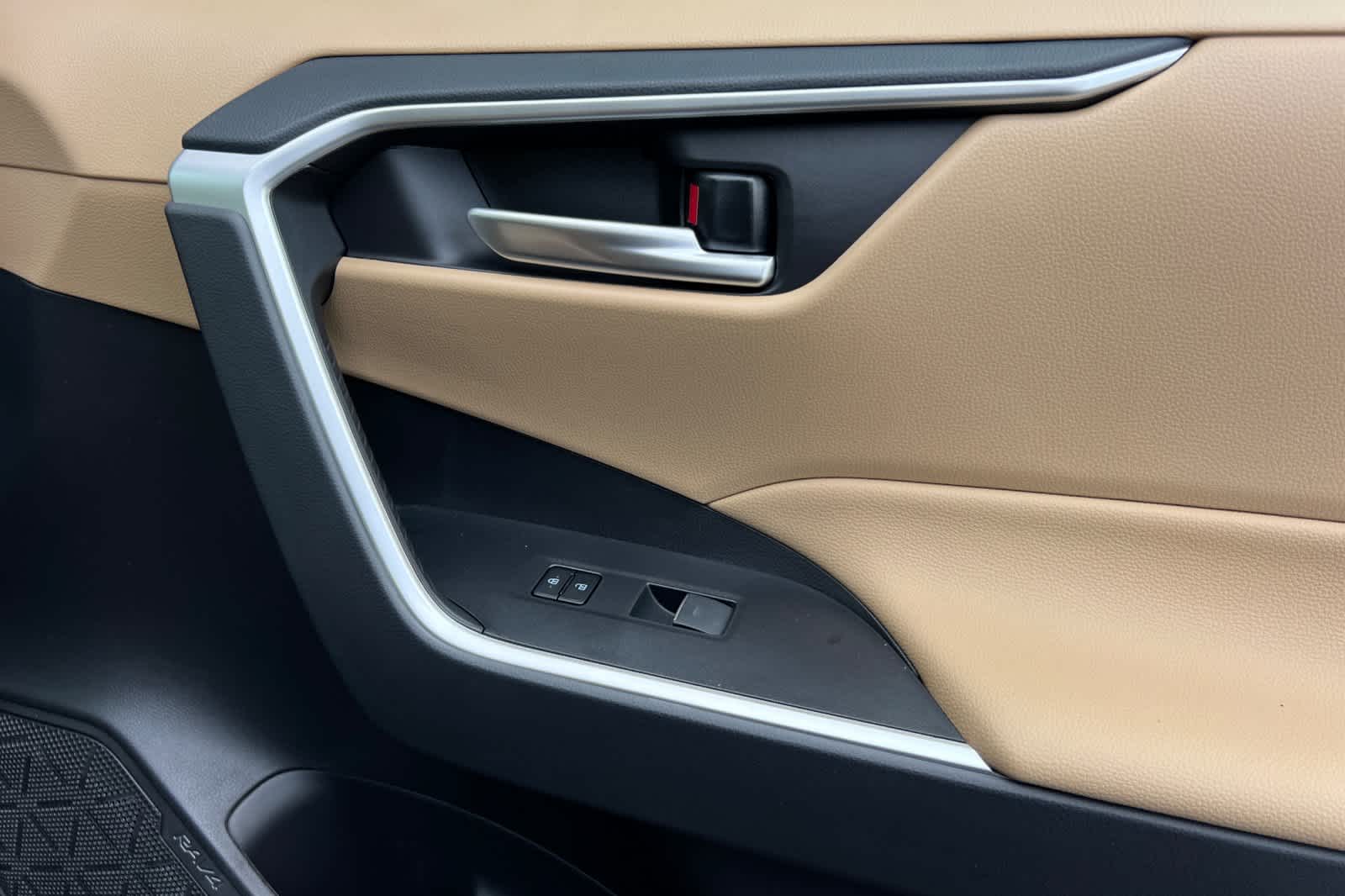 Thumbnail: 2025 Toyota RAV4 - 18