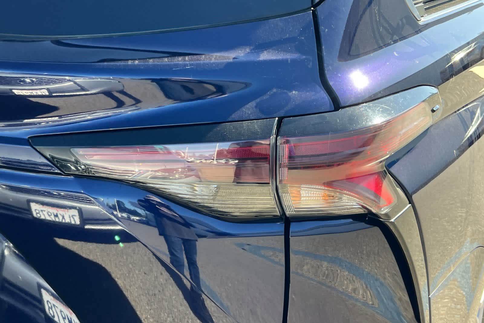 Thumbnail: 2023 Toyota Sienna - 18