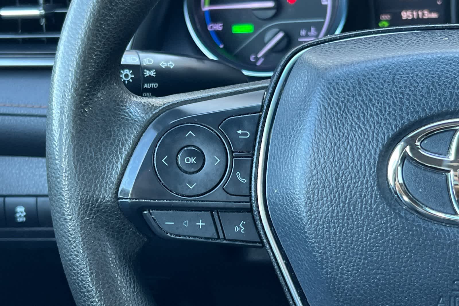 Thumbnail: 2020 Toyota Camry - 24