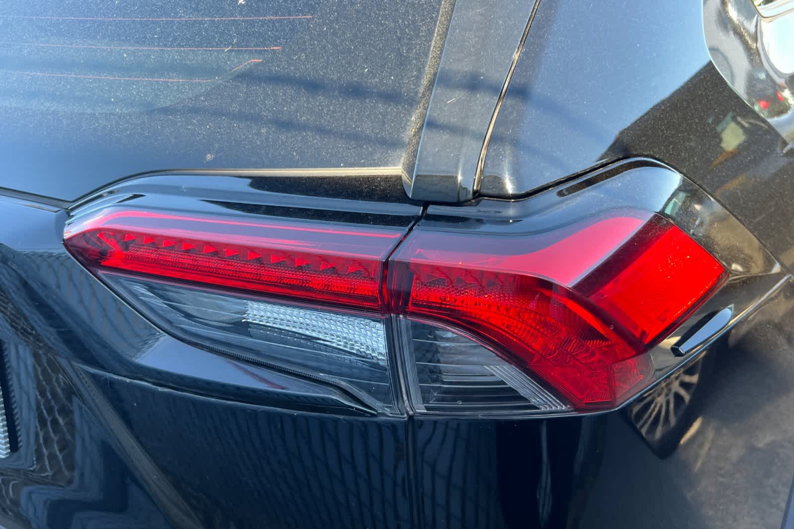 Thumbnail: 2021 Toyota RAV4 - 18