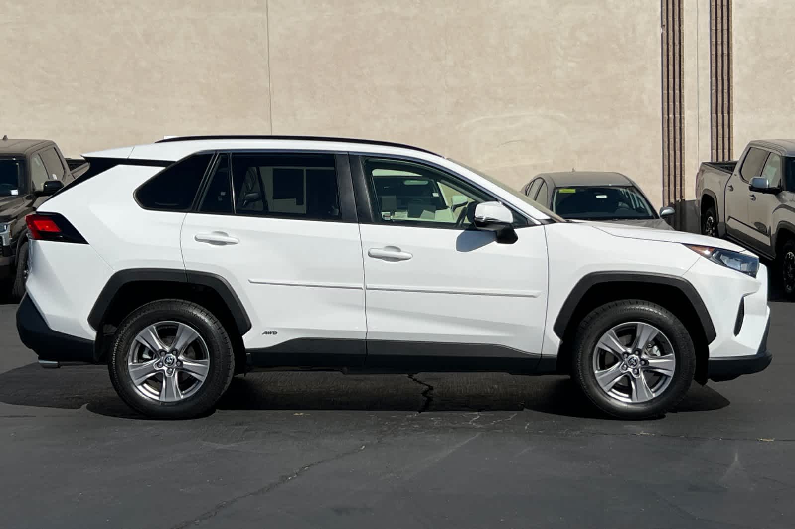 Thumbnail: 2022 Toyota RAV4 - 6