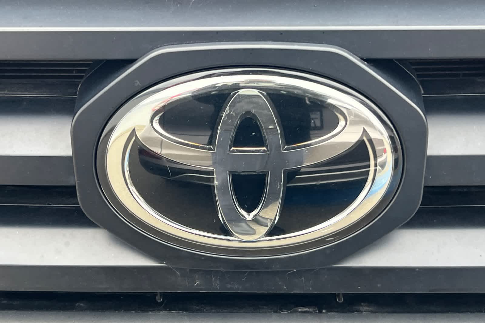 Thumbnail: 2021 Toyota Tacoma - 10