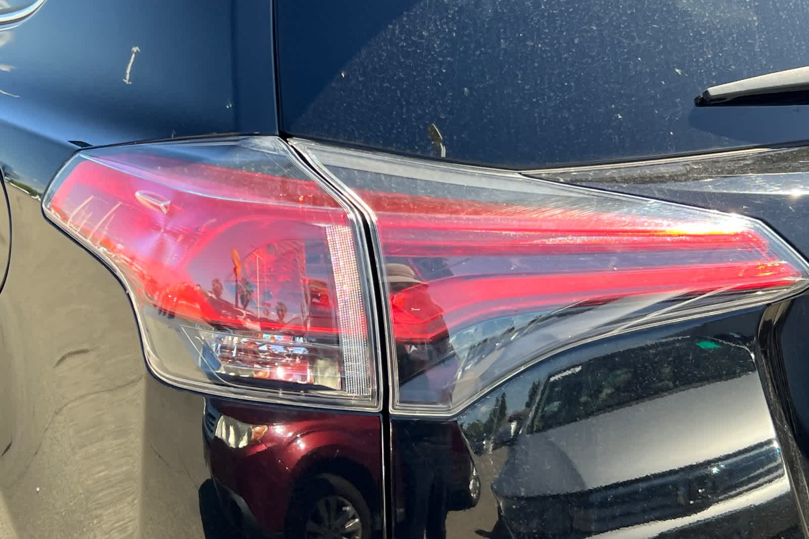 Thumbnail: 2017 Toyota RAV4 - 20