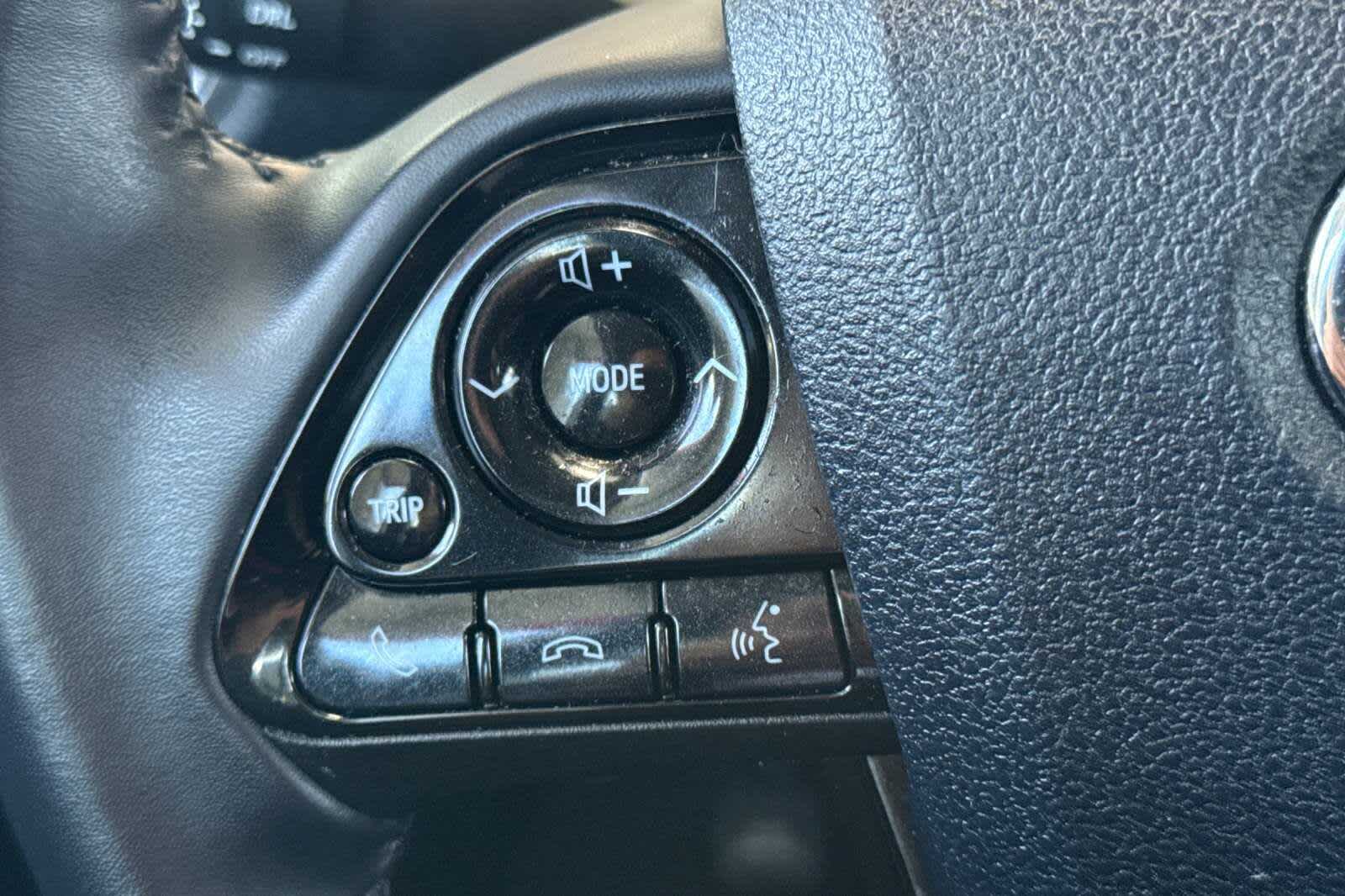 Thumbnail: 2021 Toyota Prius Prime - 25