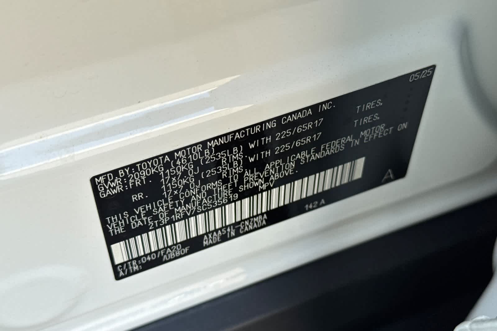 2025 Toyota RAV4 XLE 28