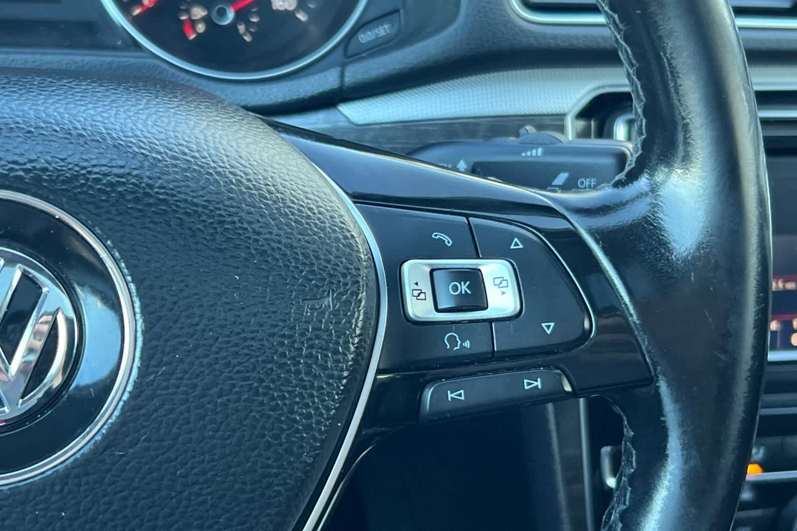 Thumbnail: 2018 Volkswagen Passat - 26