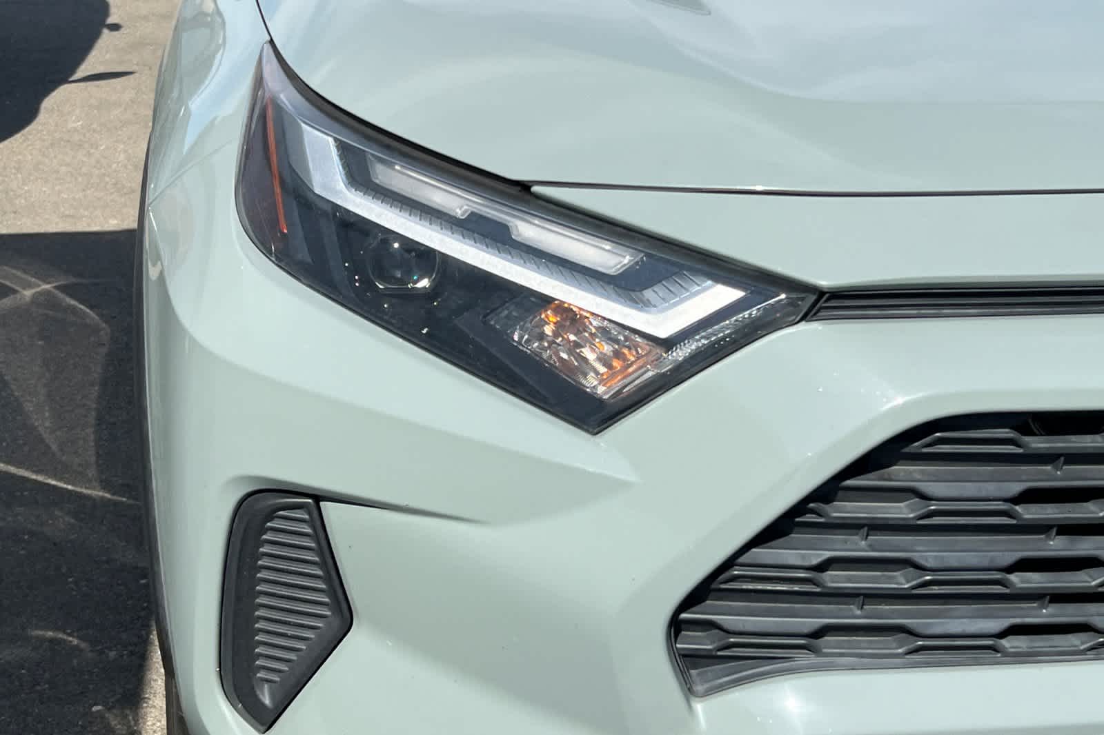 Thumbnail: 2022 Toyota RAV4 - 8