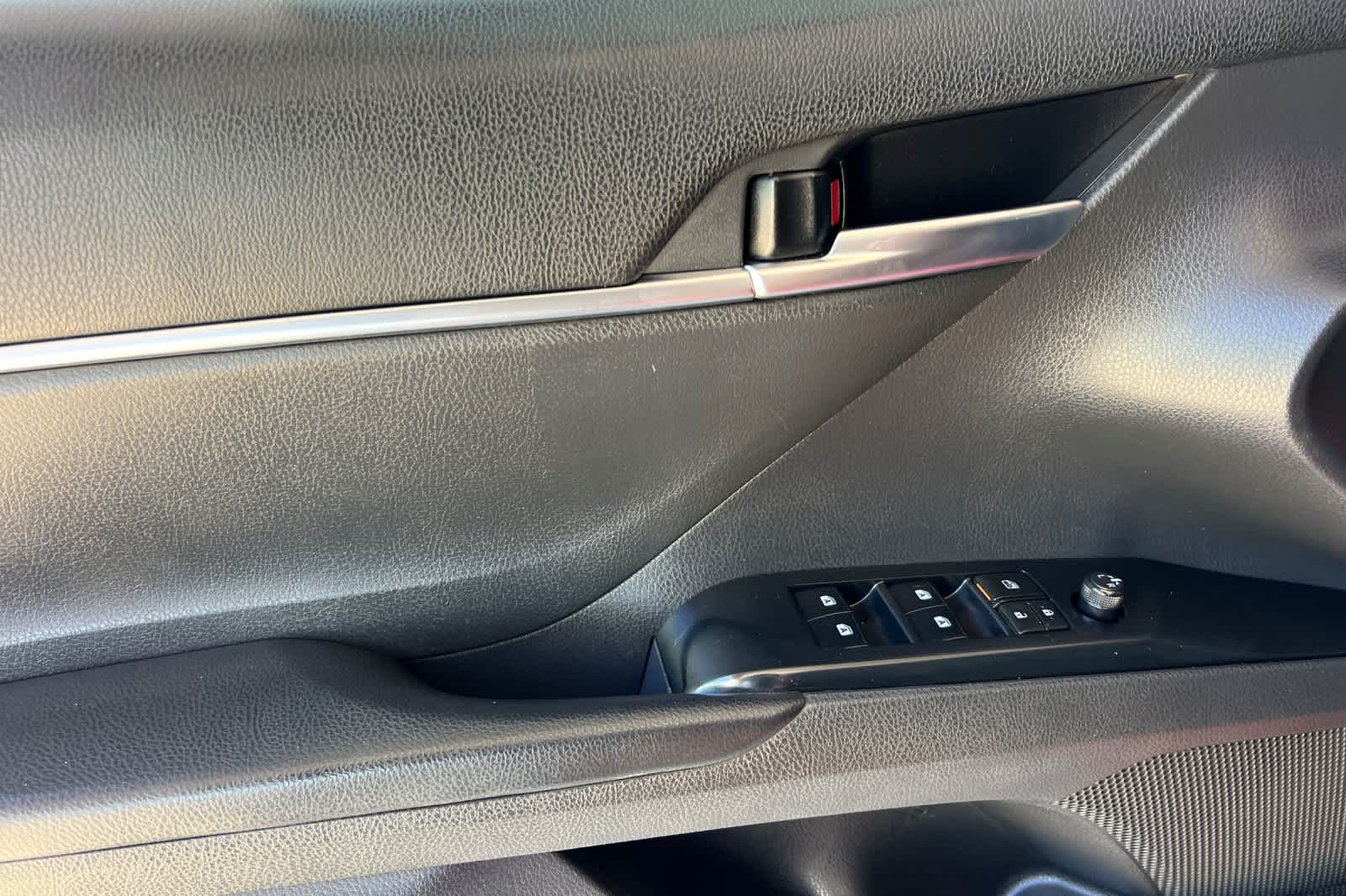 Thumbnail: 2019 Toyota Camry - 12