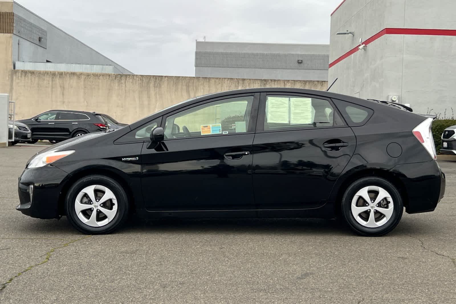 Thumbnail: 2015 Toyota Prius - 9