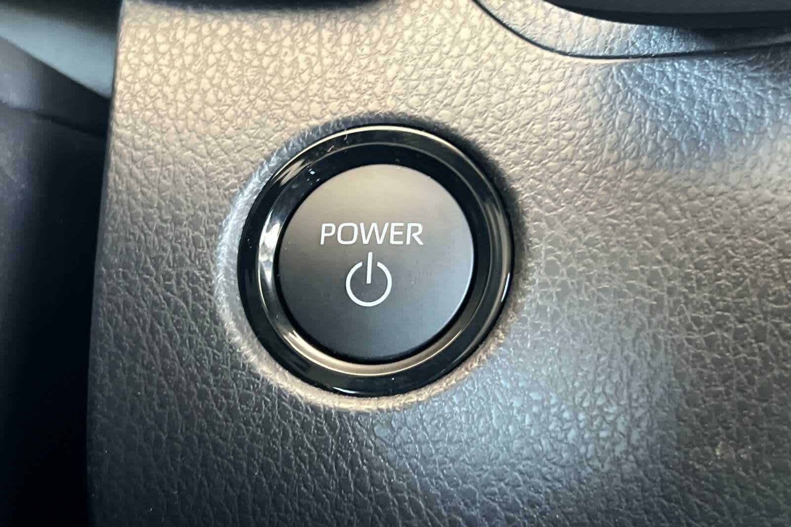 2025 Toyota Camry XLE 23