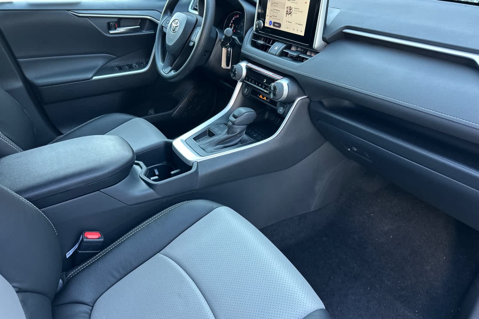 Thumbnail: 2025 Toyota RAV4 - 17